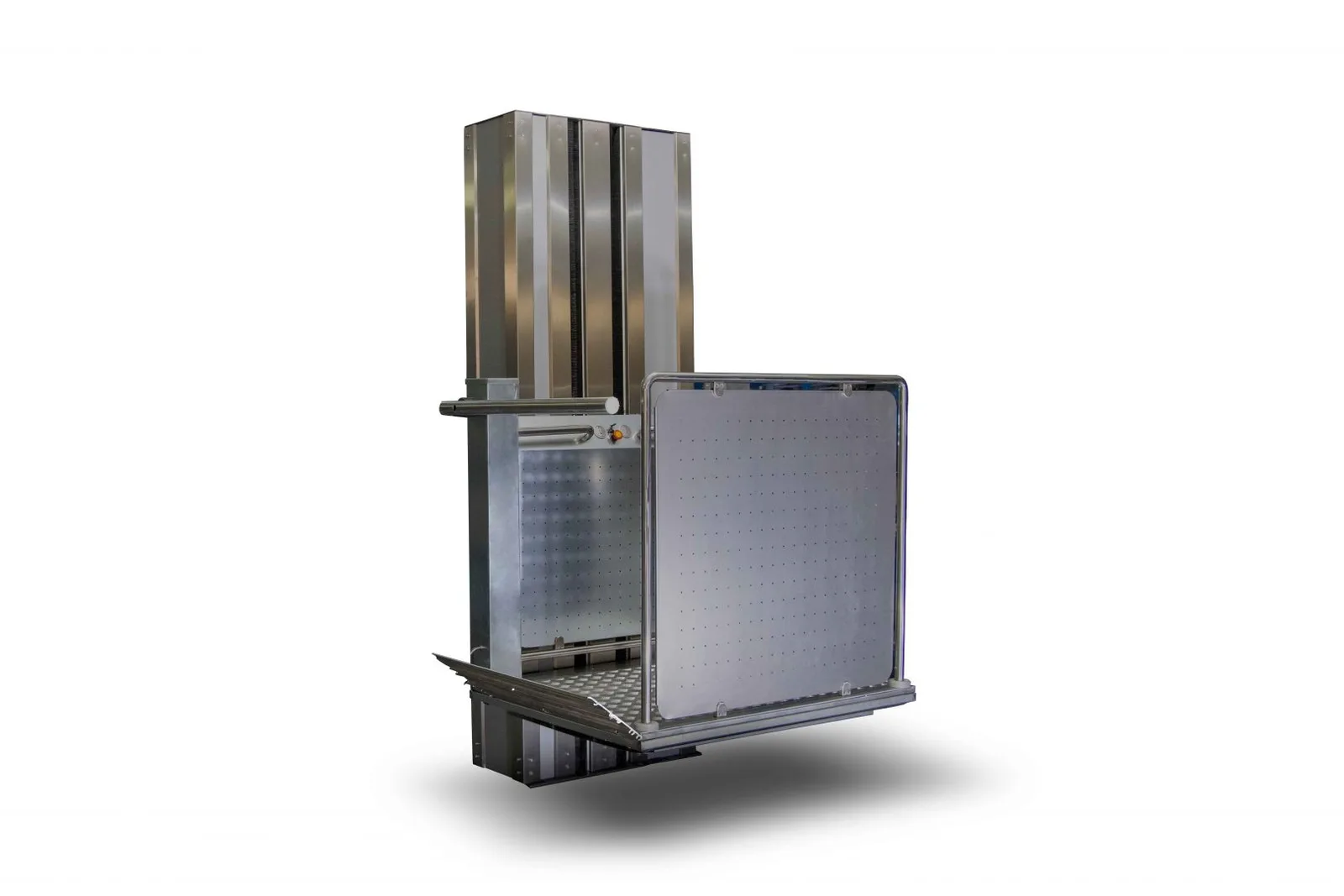 CL platform lift with its gate open